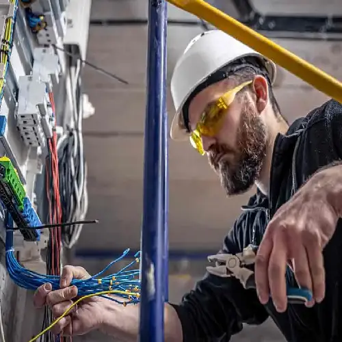 ألمدونة 7 فني كهربائي الكويت